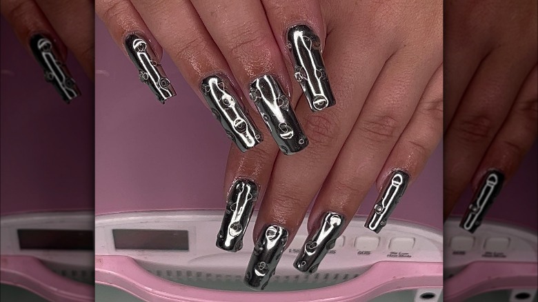 Chrome dewdrop manicure look