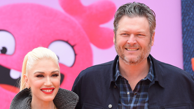 Blake Shelton and Gwen Stefani smiling