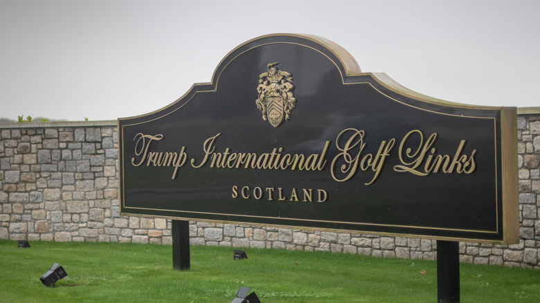 Signage Trump international Golf Links Scotland