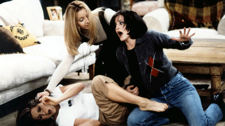 Monica, Phoebe and Rachel fight on Friends