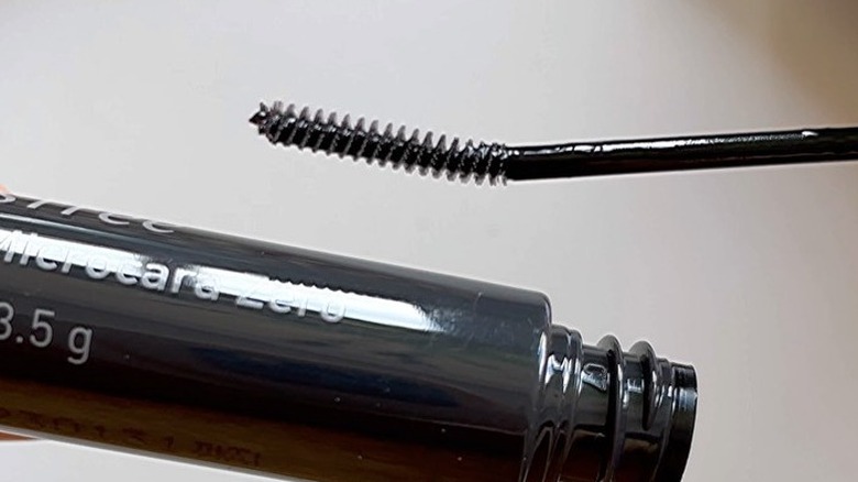 Skinny mascara wand