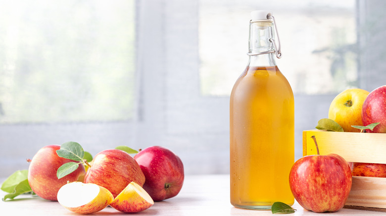 Cider vinegar and apples