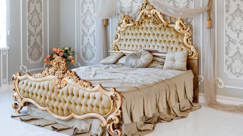 luxurious bed