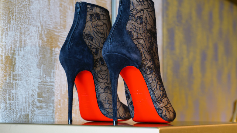 red bottoms louboutin shoes