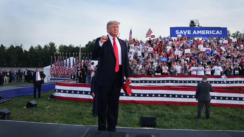 Trump arrives at Wellington, Ohio