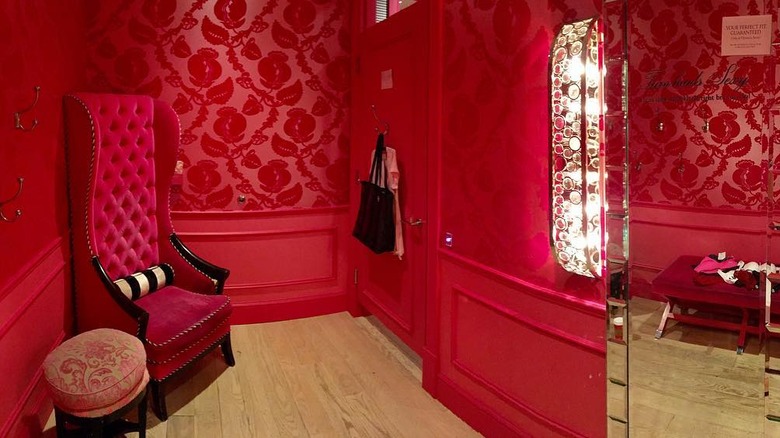 Victoria's Secret fitting room