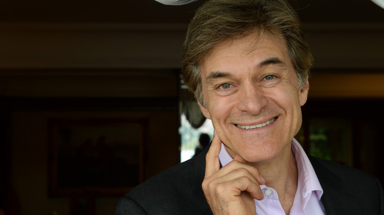 Mehmet Oz posing 