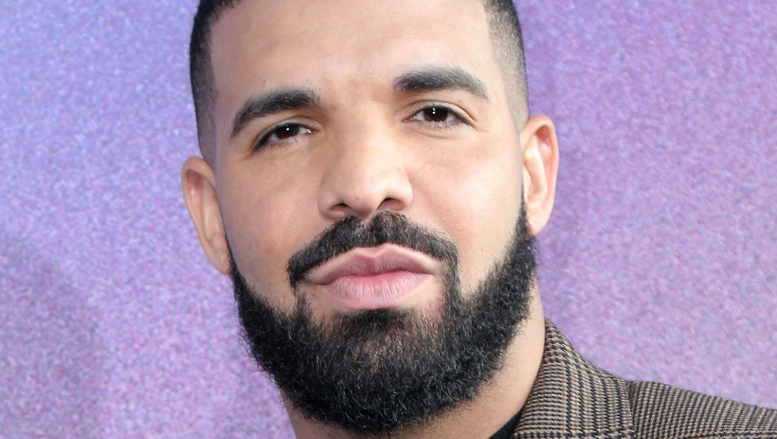 Drake blames COVID for his heart-shaped hairline growing in “weird” - News  - Mixmag