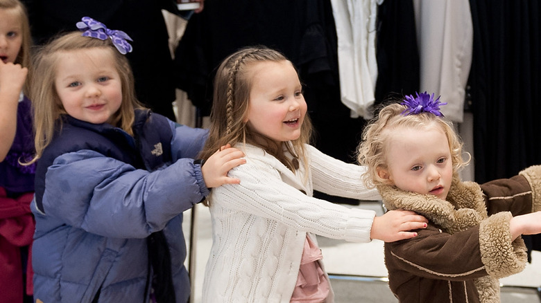 young duggar daughters walking