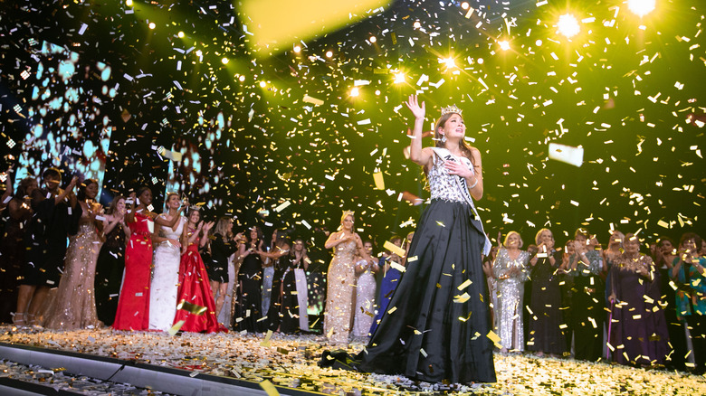 Emma Broyles crowned Miss America 2022