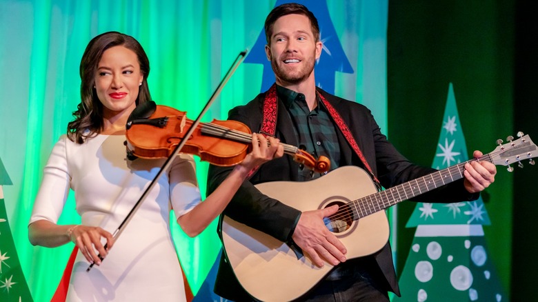 Luke Macfarlane in Christmas in My Heart