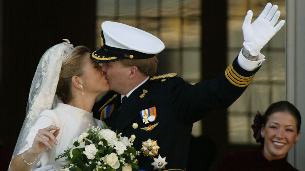 Willem-Alexander and Máxima kiss