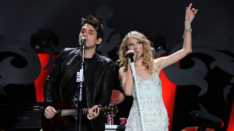 John Mayer and Taylor Swift performing