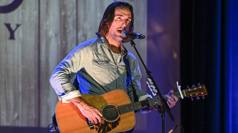 Jake Owen performing