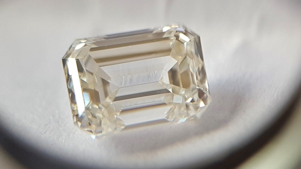 baguette-cut diamond