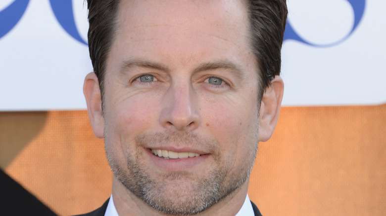 Michael Muhney posing