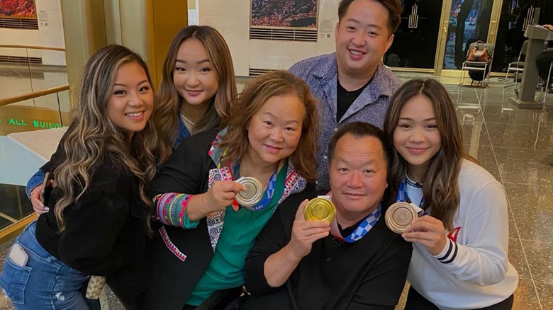 Suni Lee and her family 