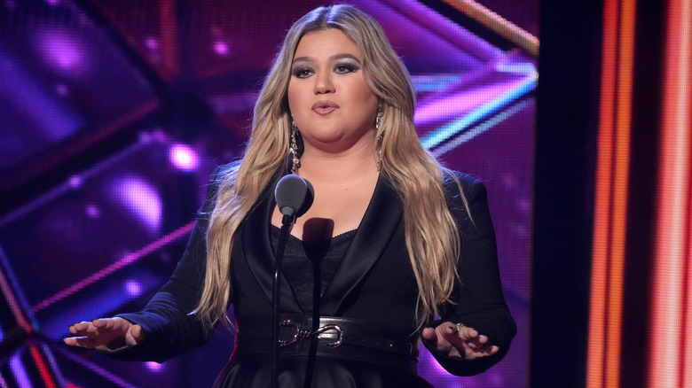 Kelly Clarkson performs