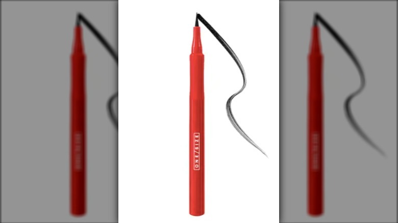 red One/Size eyeliner pen