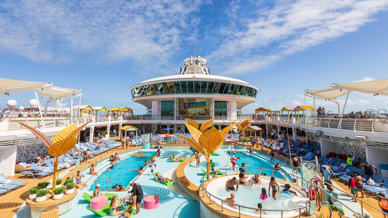 cruise ship pool 