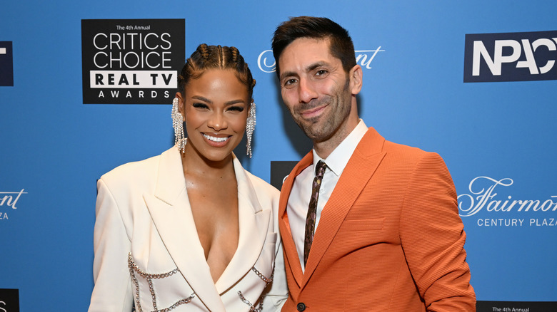 Nev Schulman and Kamie Crawford posing together