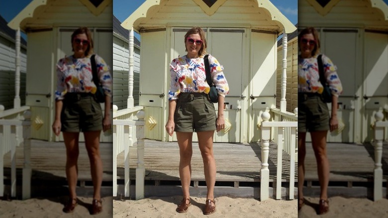 woman print shirt shorts fisherman sandals