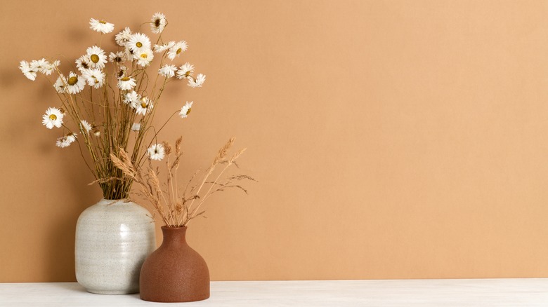 dried flowers in a vase