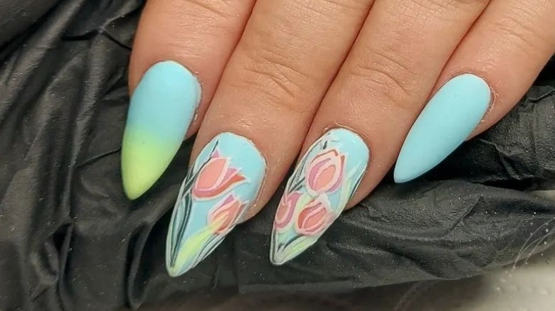 manicure with tulip nail art