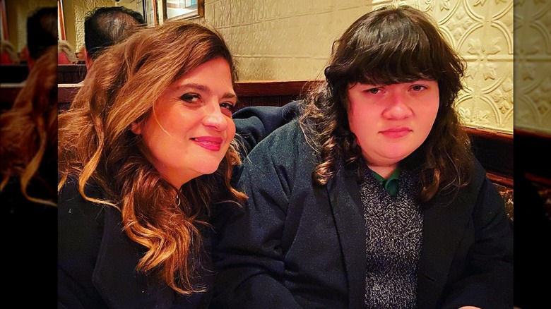 Alex Guarnaschelli with her daughter Ava at a restaurant