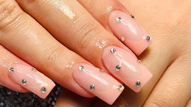 Pink tips with four rhinestones