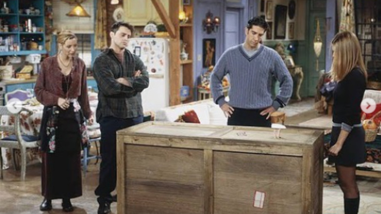 friends thanksgiving episode With Chandler in a Box