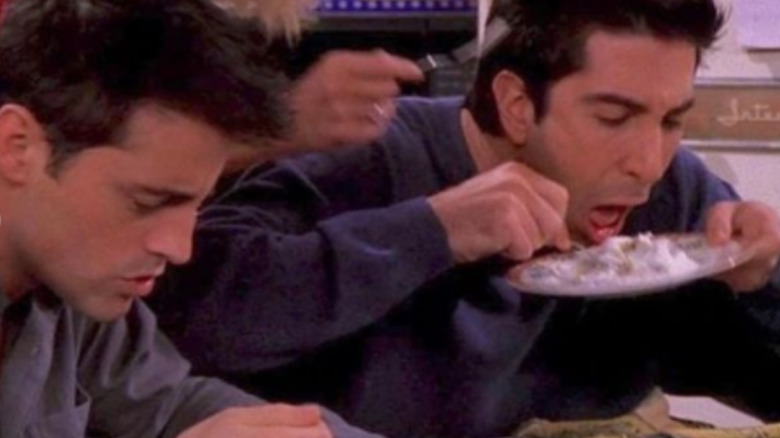 ross and joey eating rachel's thanksgiving dish