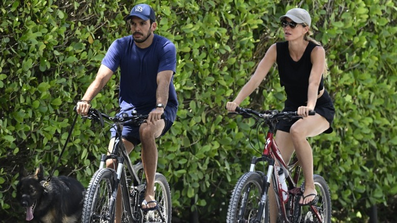 Gisele Bündchen riding bikes with Joaquim Valente