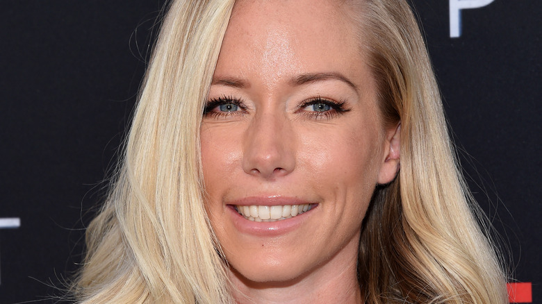 Kendra Wilkinson smiling