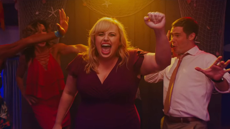 Rebel Wilson dances