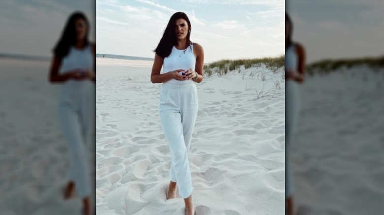 Gabi Elnicki wearing white at the beach