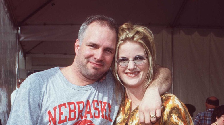 young Garth Brooks and Trisha Yearwood