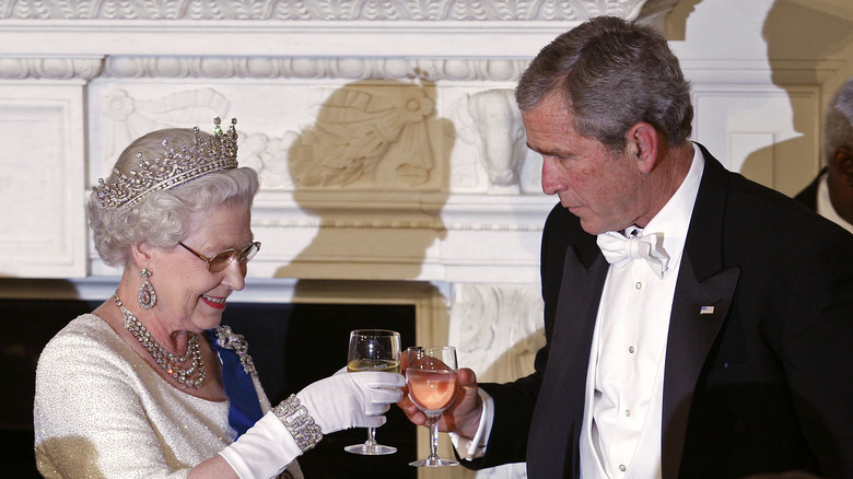 Queen Elizabeth toasting George W. Bush 