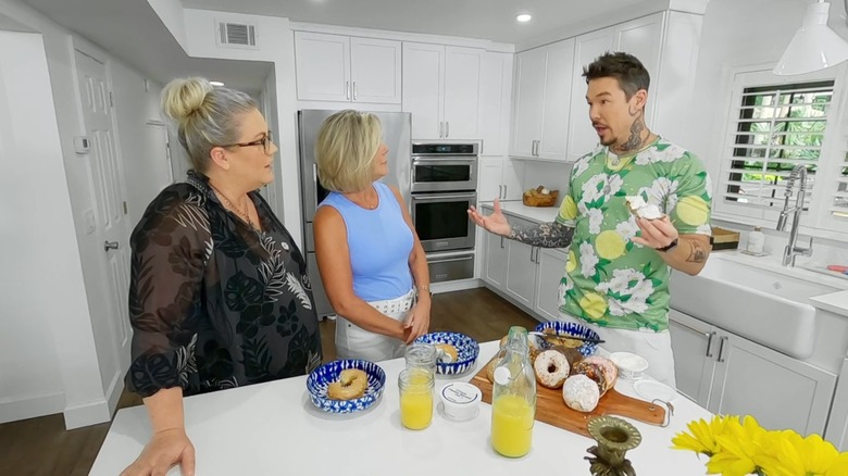 David Bromstad talking with his sisters on "My Lottery Dream Home: Holiday Extravaganza"