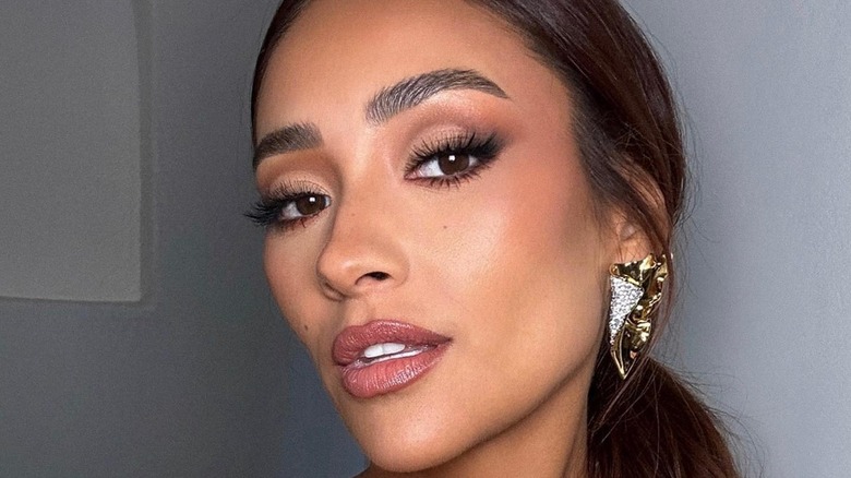 Shay Mitchell smokey eye sexy look 