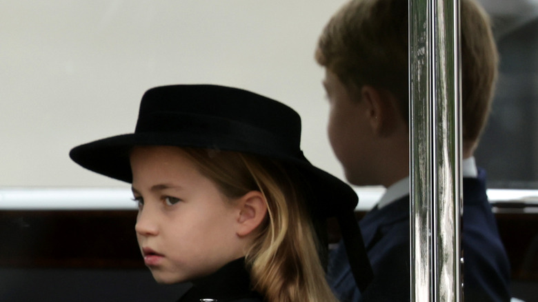 Princess Charlotte and Prince George in car