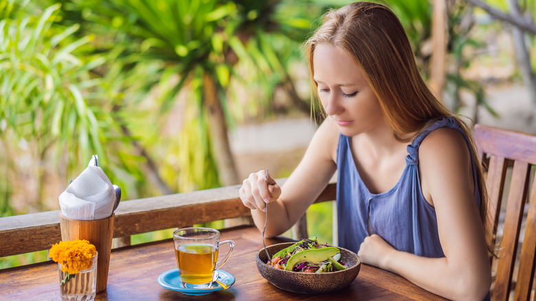 woman eating lunch