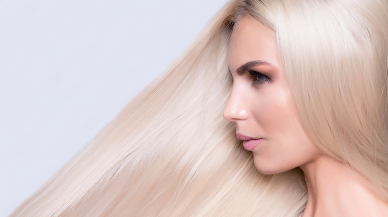 Platinum blonde hair trend