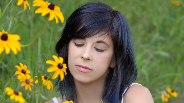 side-swept bangs hair trend