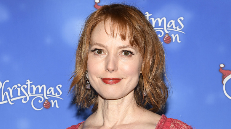 Alicia Witt grinning