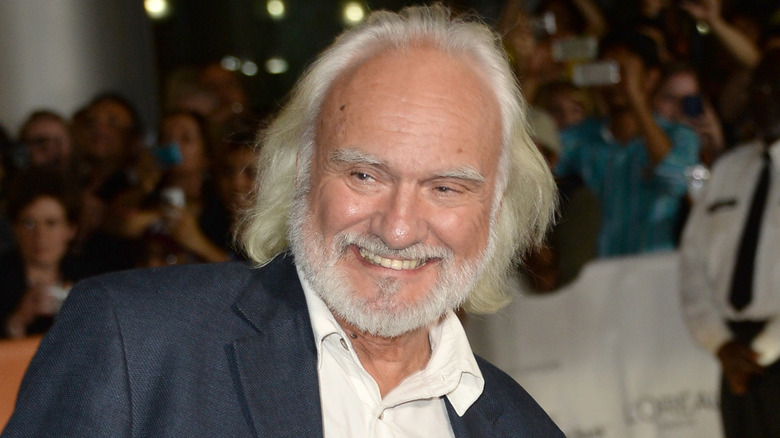 Kenneth Welsh smiling on red carpet