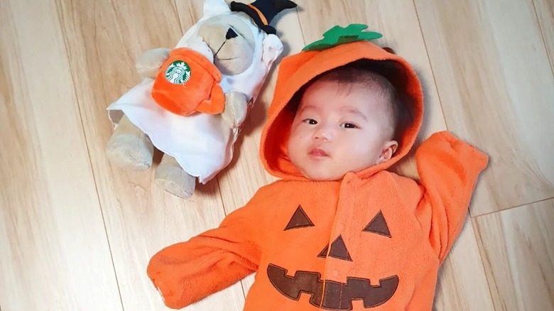 Baby jack-o-lantern costume