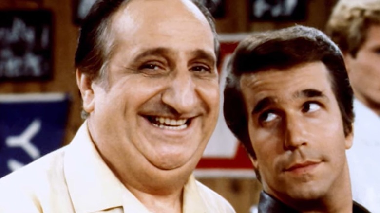 Al Molinaro, Henry Winkler on Happy Days set