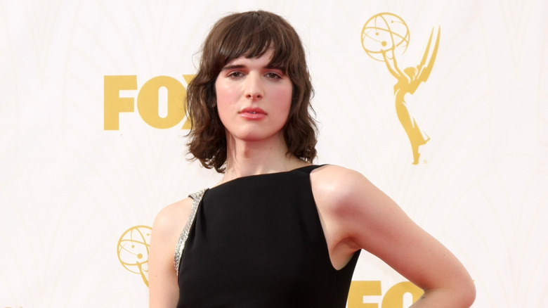 Hari Nef brunette 