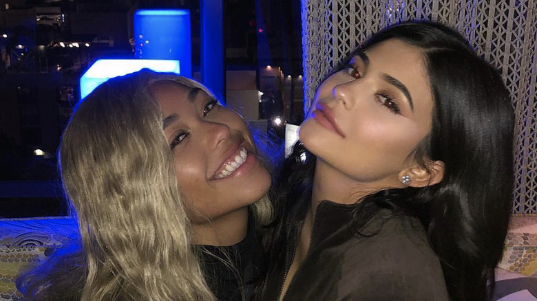 Kylie Jenner and Jordyn Woods posing 